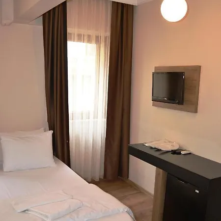 Comfort Hotel 3*